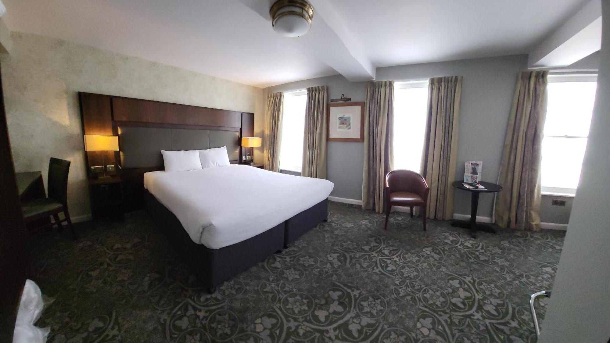 The King'S Head Hotel - Jd Wetherspoon Монмут Экстерьер фото