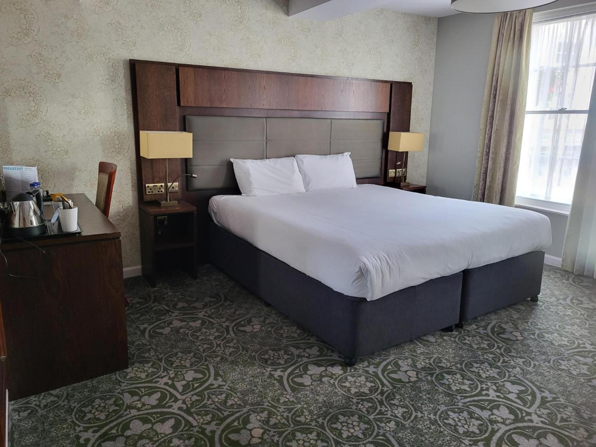 The King'S Head Hotel - Jd Wetherspoon Монмут Экстерьер фото